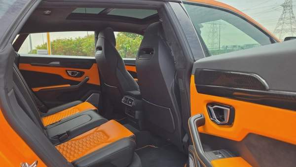 Lamborghini Urus (Orange 99k)
