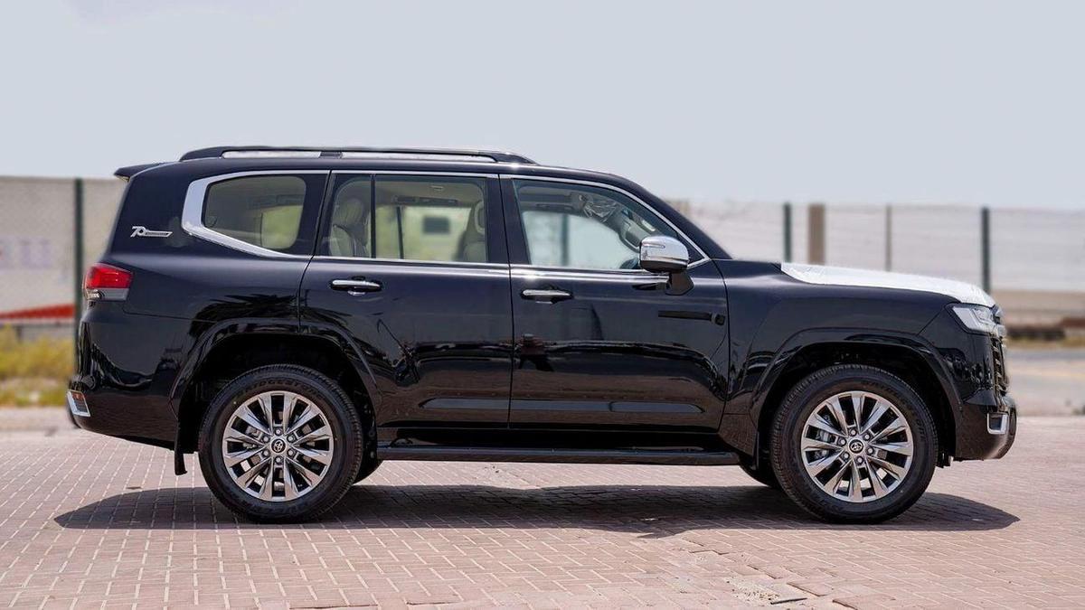 Toyota Land Cruiser VX 3.5L-3-3