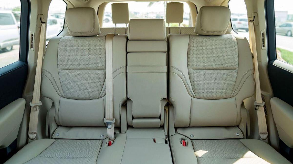 Toyota Land Cruiser VX 3.5L-9-9