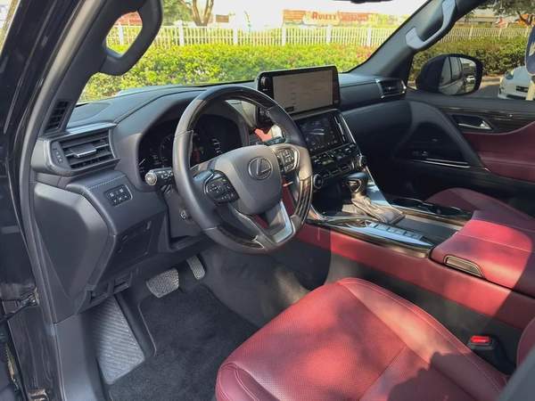 **2024**GCC SPEC UNDER WARRANTY NEAT AND CLEAN