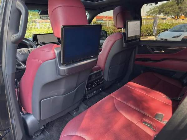 **2024**GCC SPEC UNDER WARRANTY NEAT AND CLEAN