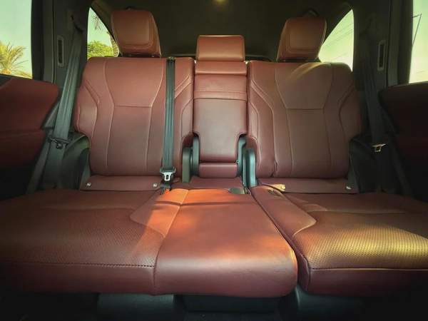 **2024**GCC SPEC UNDER WARRANTY NEAT AND CLEAN