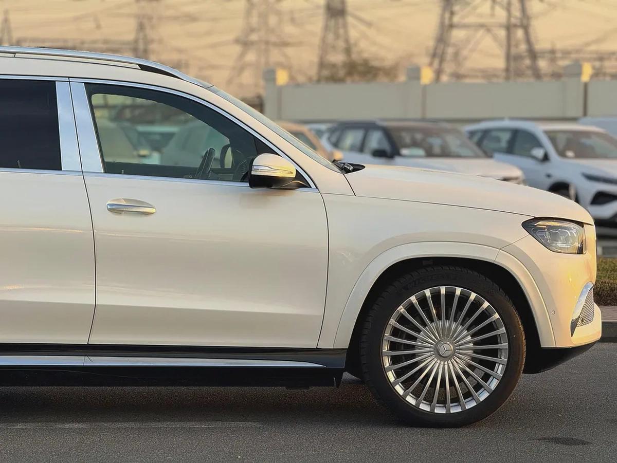 2023 - BENZ GLS600 - - /// BRAND NEW CONDITION /// - ONLY 11,000 KM-4-4