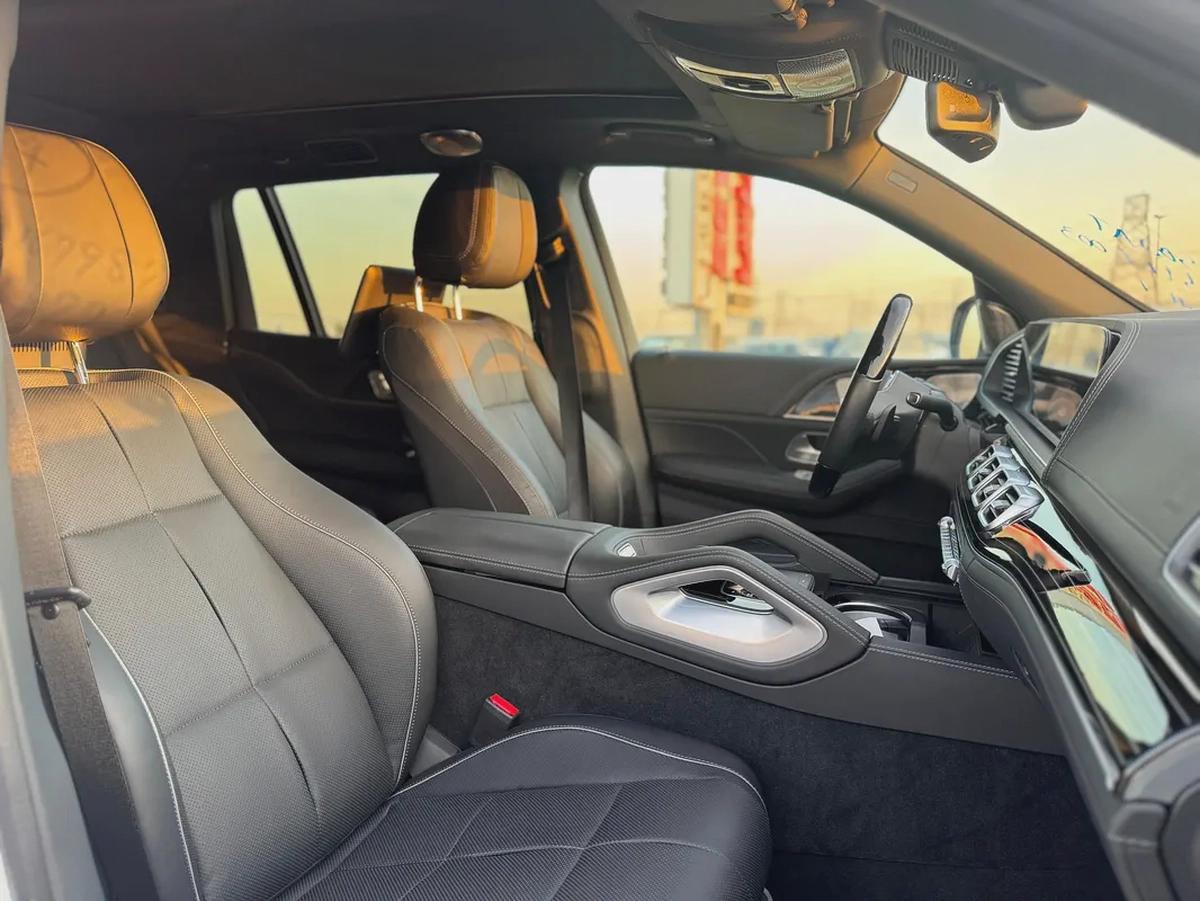2023 - BENZ GLS600 - - /// BRAND NEW CONDITION /// - ONLY 11,000 KM-15-15