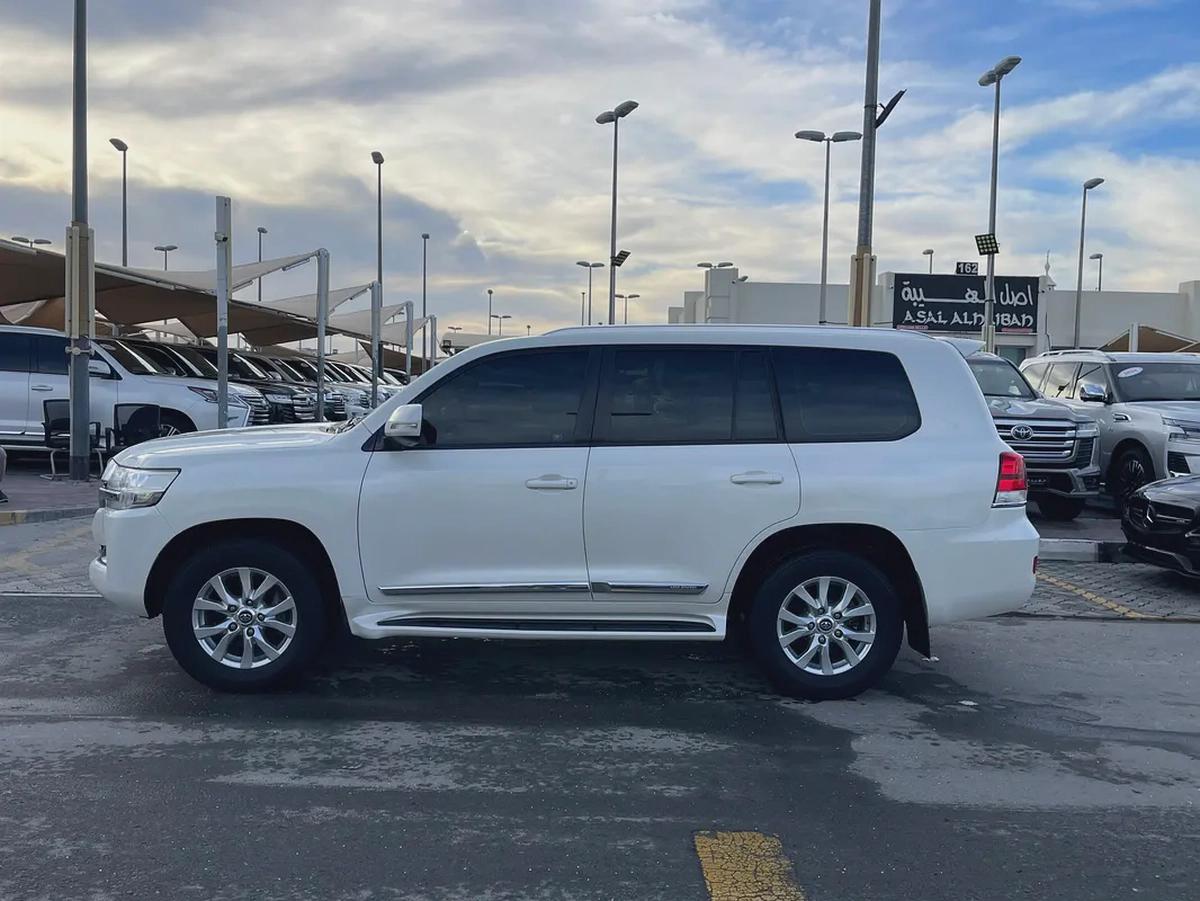 Toyota Land Cruiser GXR 2020 - GCC Specs - Excellent Condition-2-2