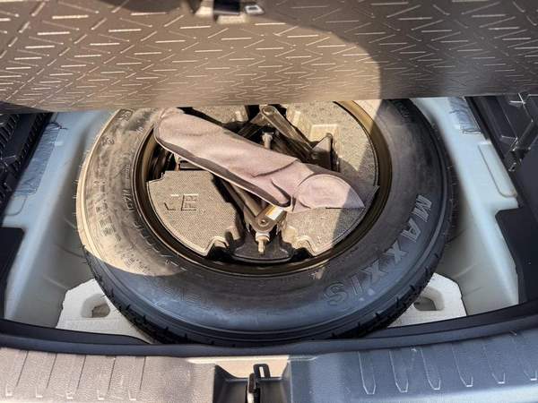 Toyota RAV4 XLE premium 2.5L Full option