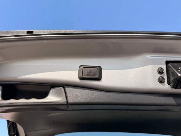 Toyota RAV4 XLE premium 2.5L Full option