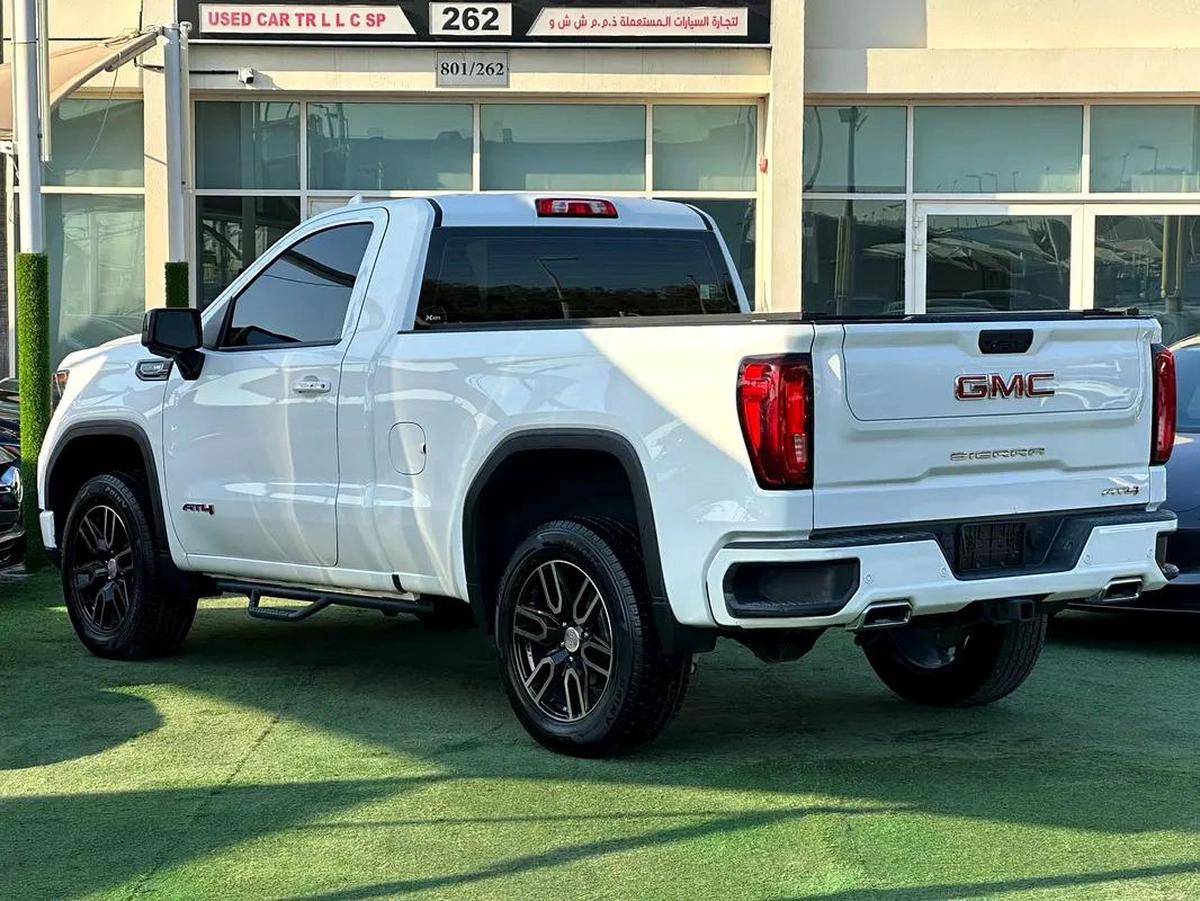 GMC SIERRA AT4 GCC 2022 FULL OPTION ORIGINAL PAINT PERFECT CONDITION-10-10