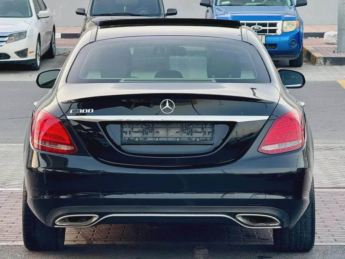 Mercedes C300 - 2015, American specs, full option, in excellent condition.-5-5