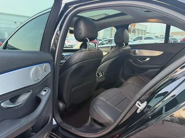 Mercedes C300 - 2015, American specs, full option, in excellent condition.