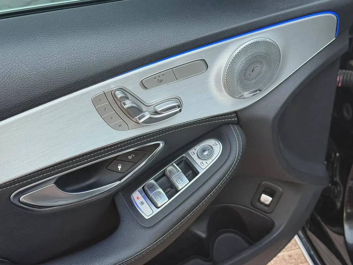 Mercedes C300 - 2015, American specs, full option, in excellent condition.-16-16