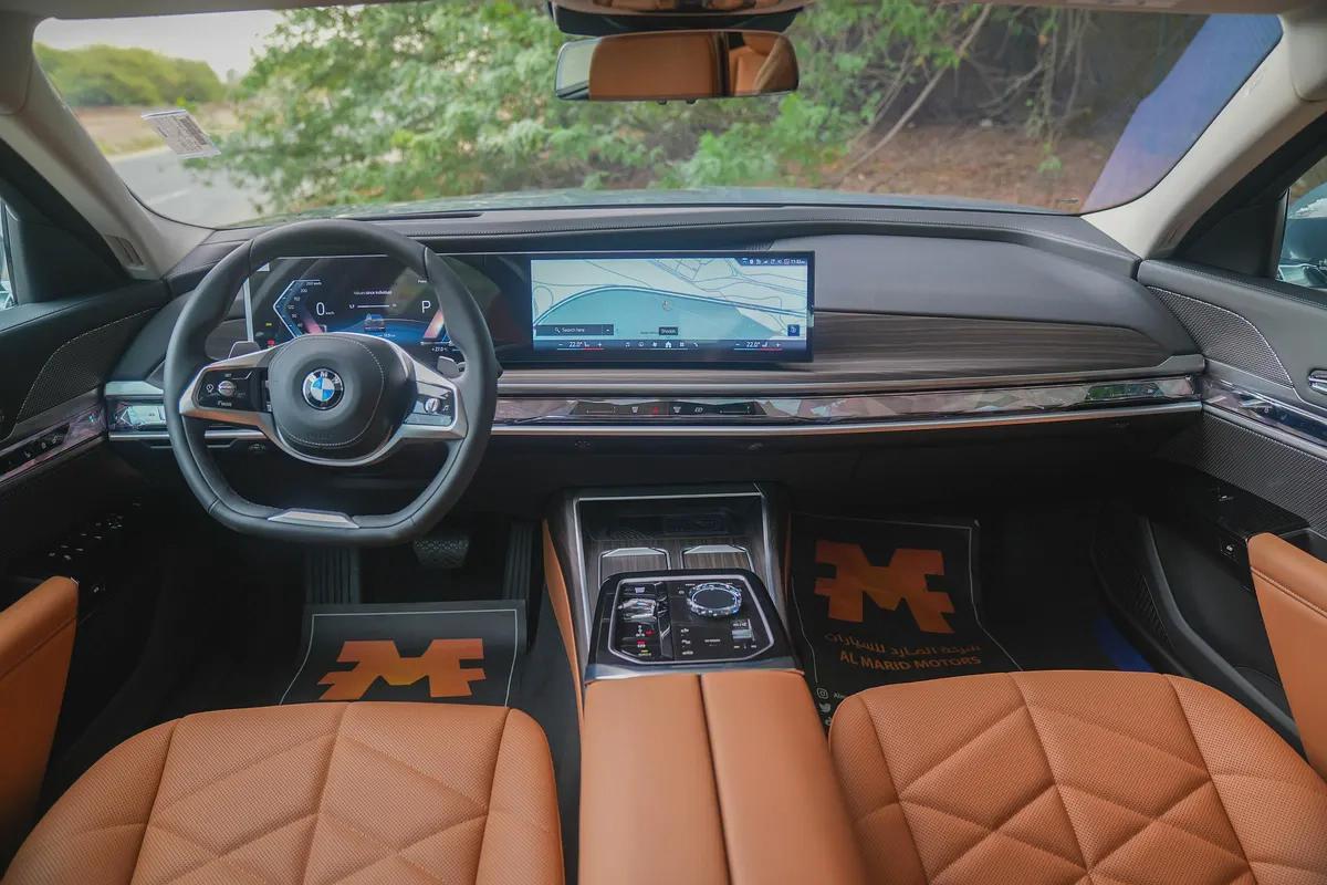 BMW 735i Exclusive – 2026 | Brand New | GCC | AED 425,000-6-6