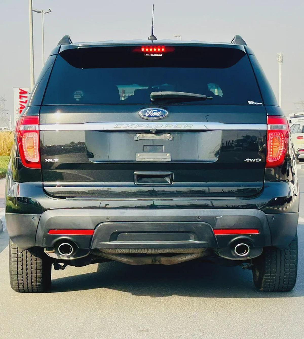 FORD EXPLORER XLT | 2014 | ONLY : 74941 KM | JAPAN IMPORT | CLEAN TITLE-4-4