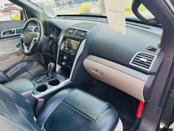 FORD EXPLORER XLT | 2014 | ONLY : 74941 KM | JAPAN IMPORT | CLEAN TITLE