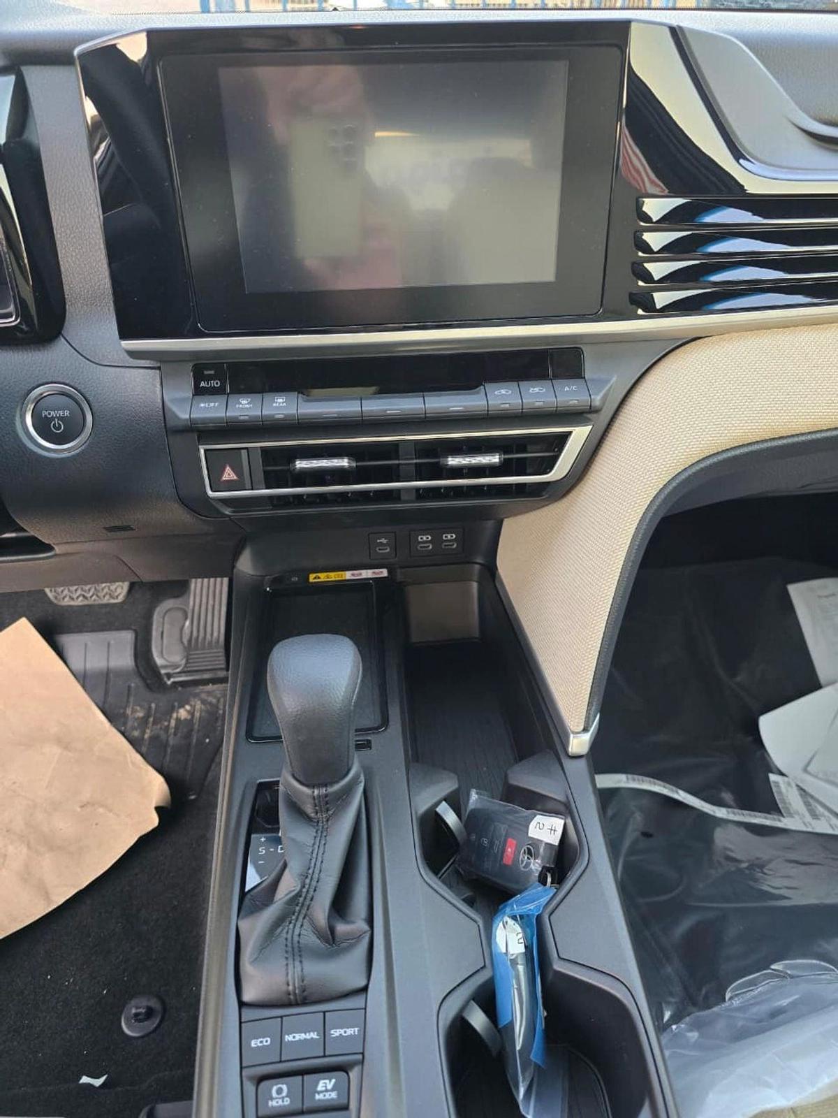 Toyota Camry-7-7