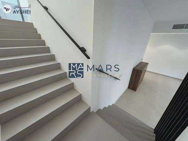 Spacious 3BR Middle unit in Green Community | Ready to move