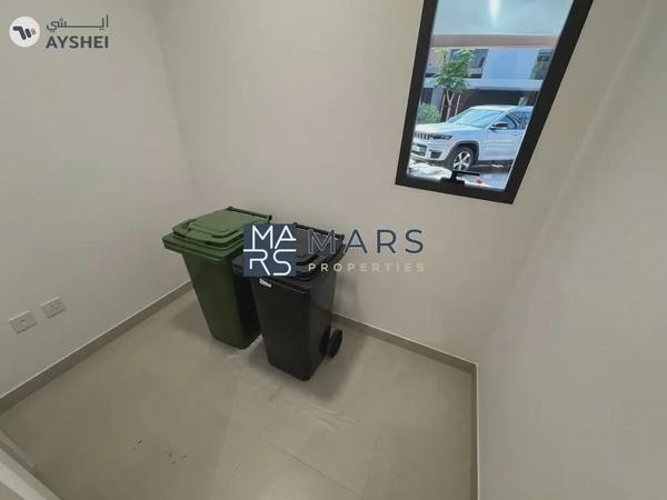 Spacious 3BR Middle unit in Green Community | Ready to move