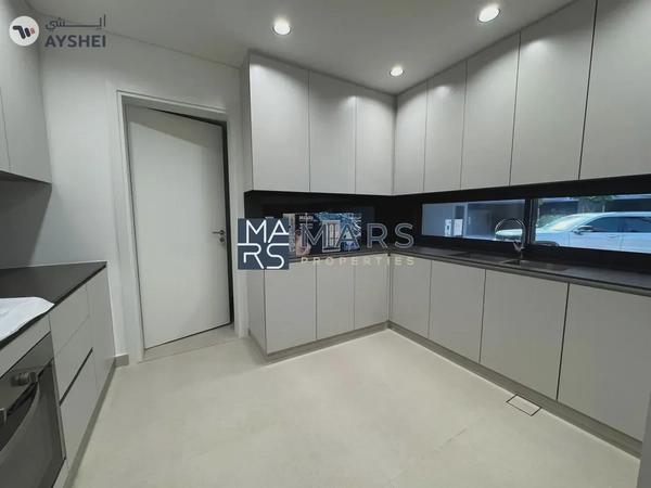 Spacious 3BR Middle unit in Green Community | Ready to move