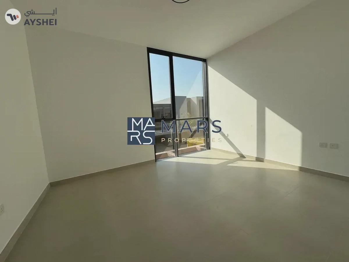 Spacious 3BR Middle unit in Green Community | Ready to move-0-landscape