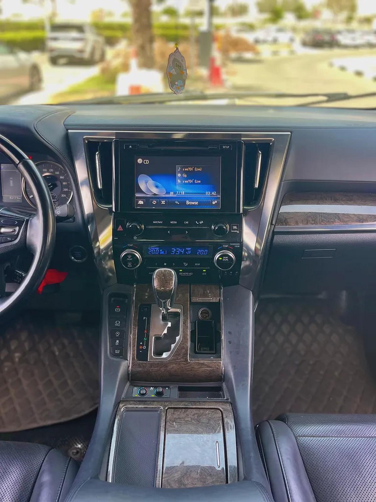 2020 Toyota Alphard EXECUTIVE LOUNGE - Japanese Specs-10-10