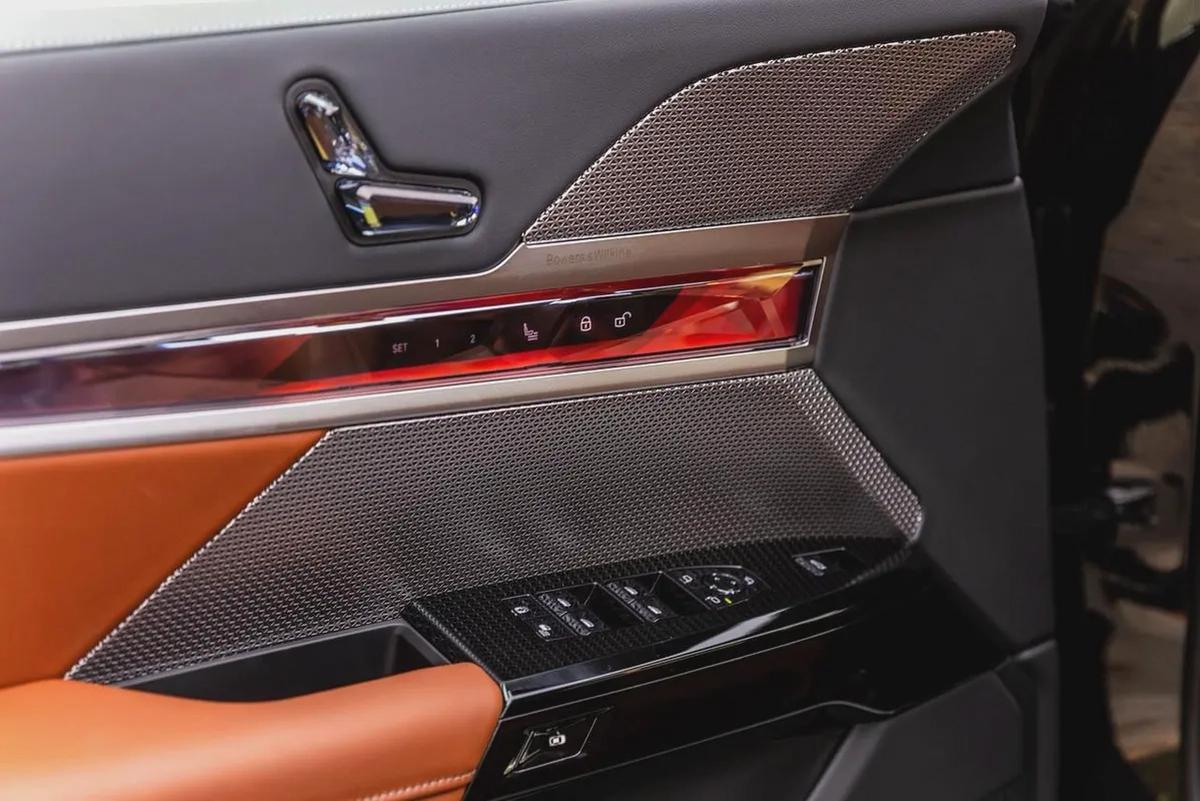 BMW 735i Luxury + M Kit – 2026 | Brand New | GCC | AED 410,000-5-5