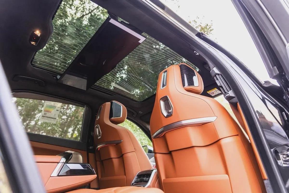 BMW 735i Luxury + M Kit – 2026 | Brand New | GCC | AED 410,000-11-11