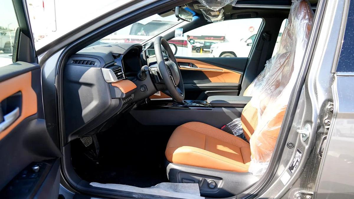 TOYOTA CAMRY LUMIER 2.5L HYBRID FULL OPTION MODEL 2025-9-9