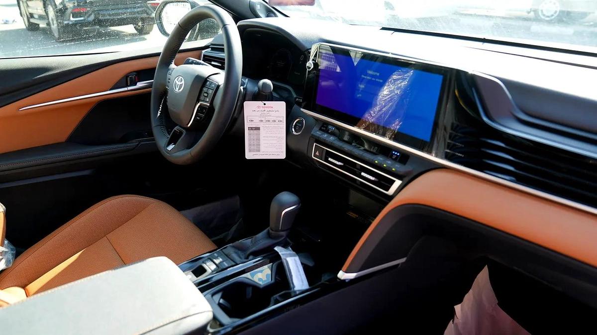 TOYOTA CAMRY LUMIER 2.5L HYBRID FULL OPTION MODEL 2025-4-4