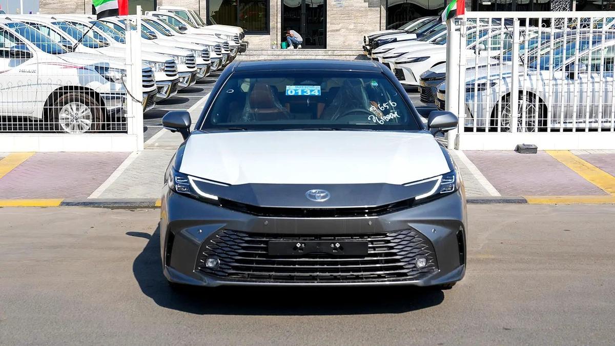 TOYOTA CAMRY LUMIER 2.5L HYBRID FULL OPTION MODEL 2025-5-5