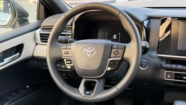 Toyota Camry Toyota Camry HEV LV Hybrid 2.5L (GCC) - 2025