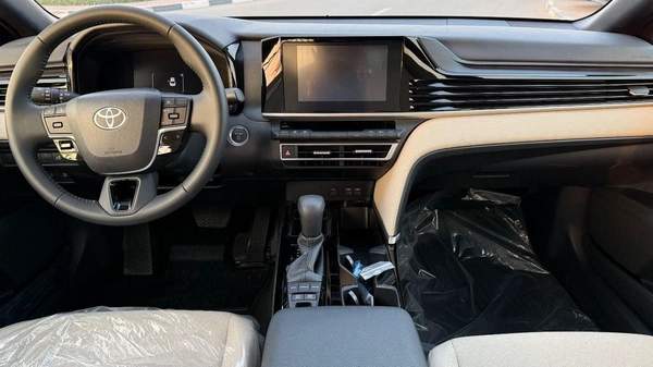 Toyota Camry Toyota Camry HEV LV Hybrid 2.5L (GCC) - 2025