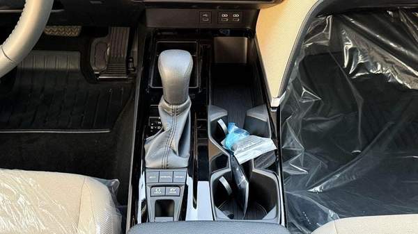 Toyota Camry Toyota Camry HEV LV Hybrid 2.5L (GCC) - 2025