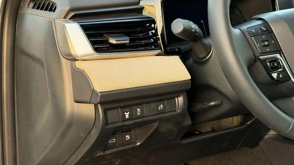 Toyota Camry Toyota Camry HEV LV Hybrid 2.5L (GCC) - 2025