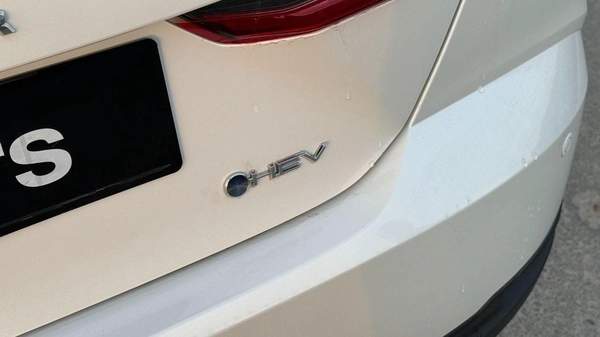 Toyota Camry Toyota Camry HEV LV Hybrid 2.5L (GCC) - 2025