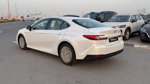 Toyota Camry Toyota Camry HEV LV Hybrid 2.5L (GCC) - 2025
