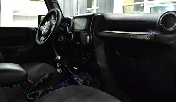 Jeep Wrangler Sport ( 2017 Model ) in White Color GCC Specs