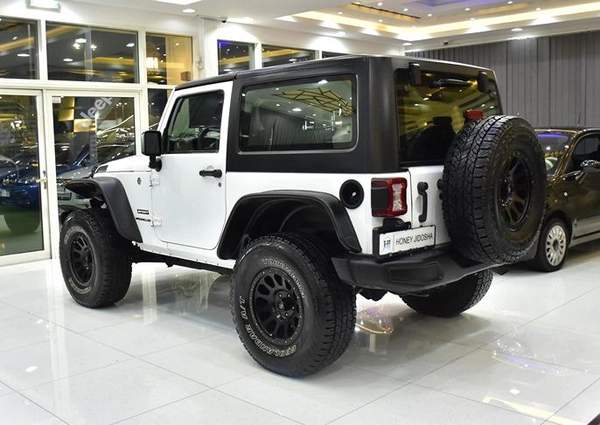 Jeep Wrangler Sport ( 2017 Model ) in White Color GCC Specs