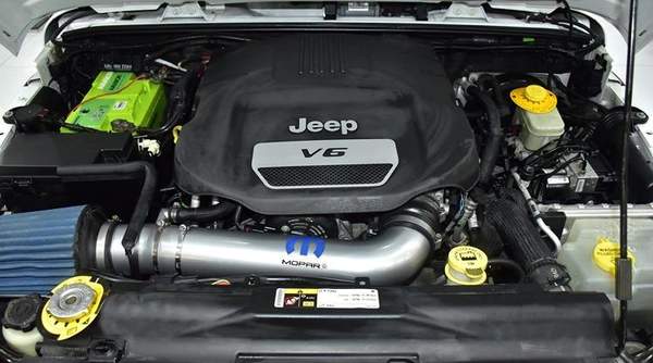 Jeep Wrangler Sport ( 2017 Model ) in White Color GCC Specs