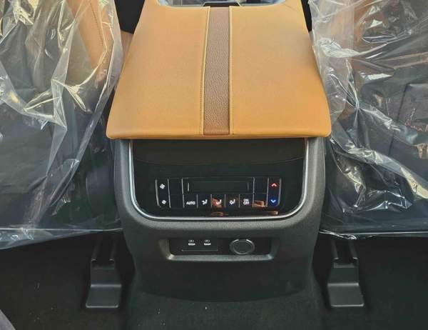 Nissan Patrol SE PLATINUM / 3.8L V6 / PWR SEATS WITH 360* CAMERA / HEADUP DISPLAY / FULL OPTION (CODE # SE PLATINU
