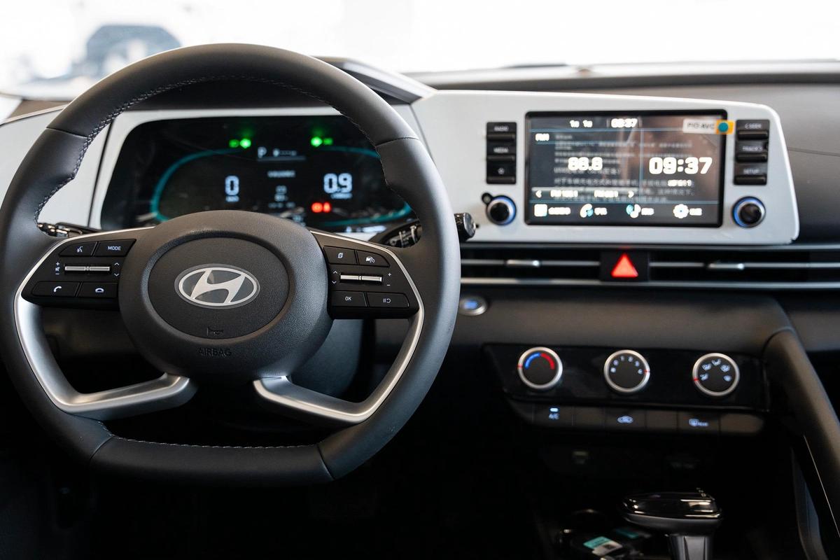 HYUNDAI ELANTRA 1.5 CHINESE SPECS 2025 MODEL FULL OPTION-7-7