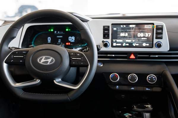 HYUNDAI ELANTRA 1.5 CHINESE SPECS 2025 MODEL FULL OPTION