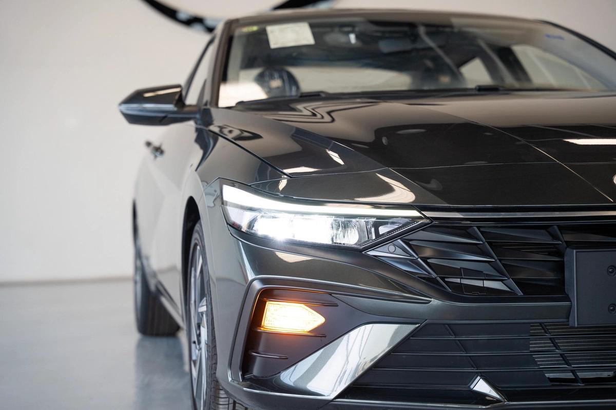 HYUNDAI ELANTRA 1.5 CHINESE SPECS 2025 MODEL FULL OPTION-8-8