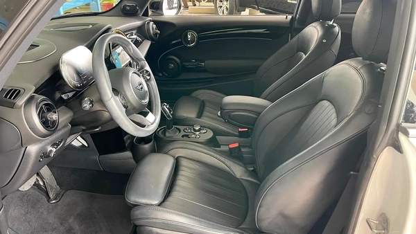 Mini Cooper S Gcc Specs Full Option 100% Original Paint Single Owner Under Warranty Well Maintained