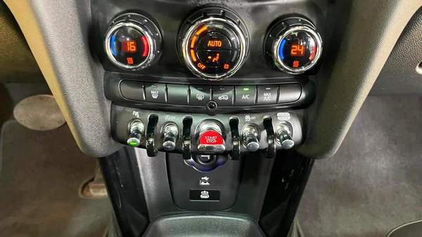 Mini Cooper S Gcc Specs Full Option 100% Original Paint Single Owner Under Warranty Well Maintained