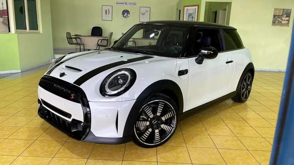 Mini Cooper S Gcc Specs Full Option 100% Original Paint Single Owner Under Warranty Well Maintained