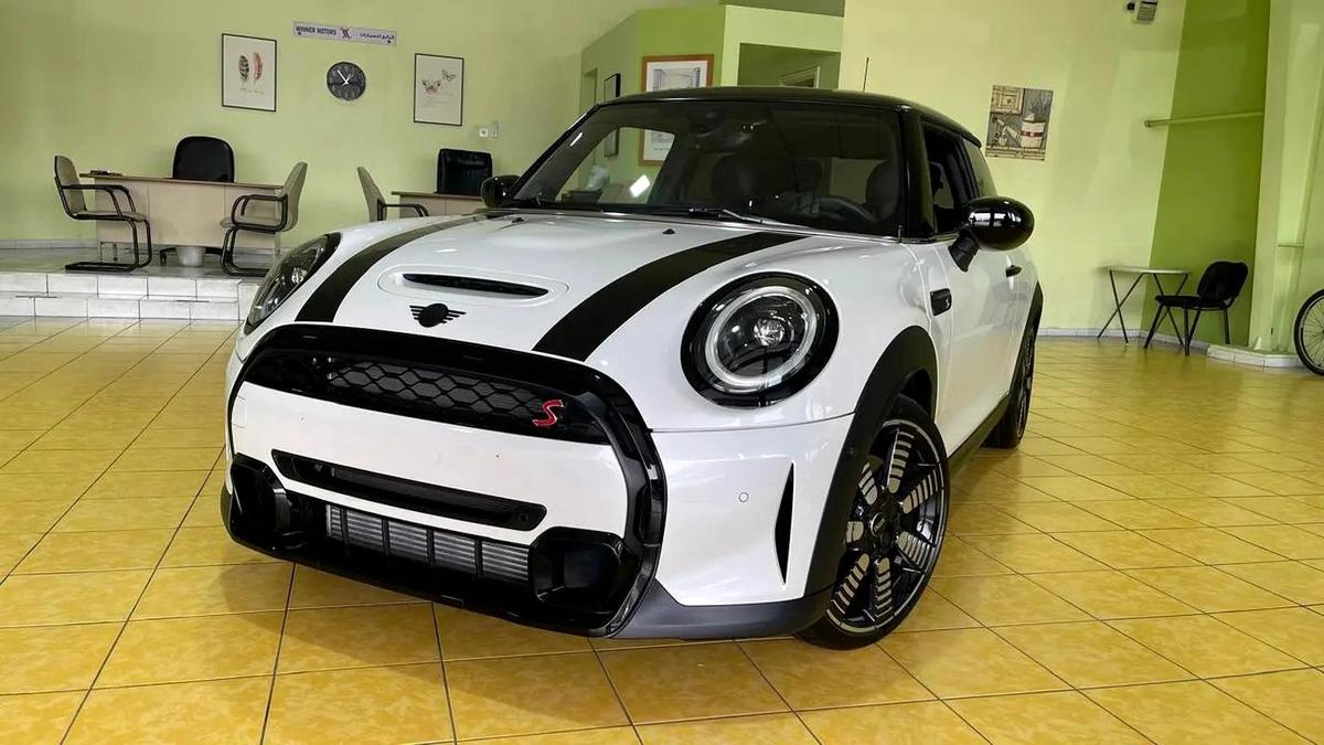 Mini Cooper S Gcc Specs Full Option 100% Original Paint Single Owner Under Warranty Well Maintained-4-4