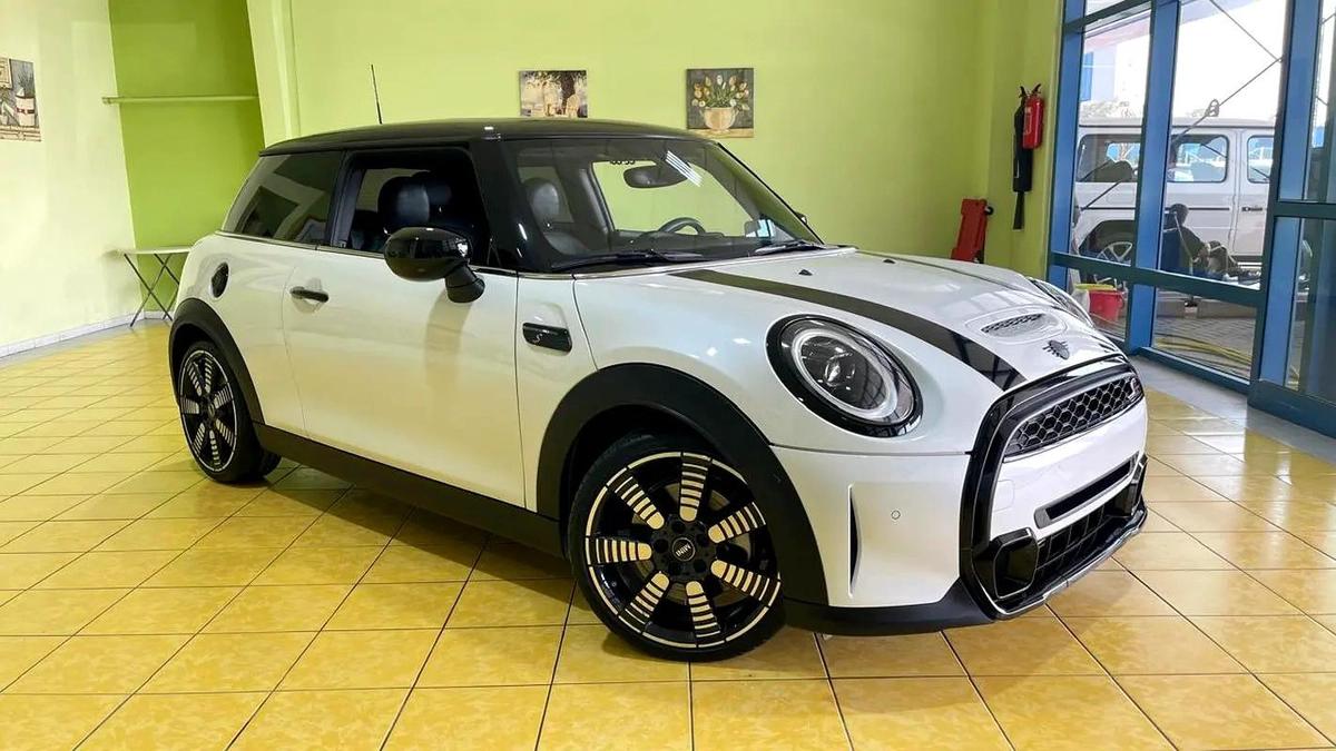 Mini Cooper S Gcc Specs Full Option 100% Original Paint Single Owner Under Warranty Well Maintained-8-8