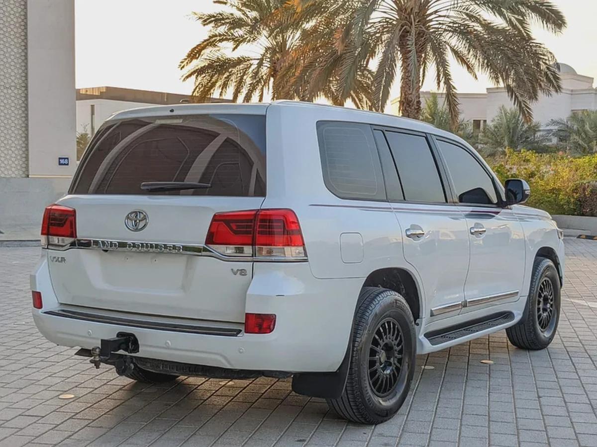 TOYOTA LAND CRUISER 2008 FACELIFTED 2021 VXR GCC IN EXCELLENT CONDITION-8-8
