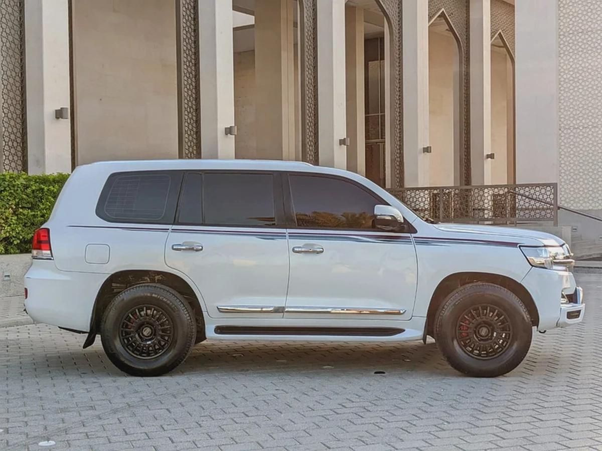 TOYOTA LAND CRUISER 2008 FACELIFTED 2021 VXR GCC IN EXCELLENT CONDITION-11-11