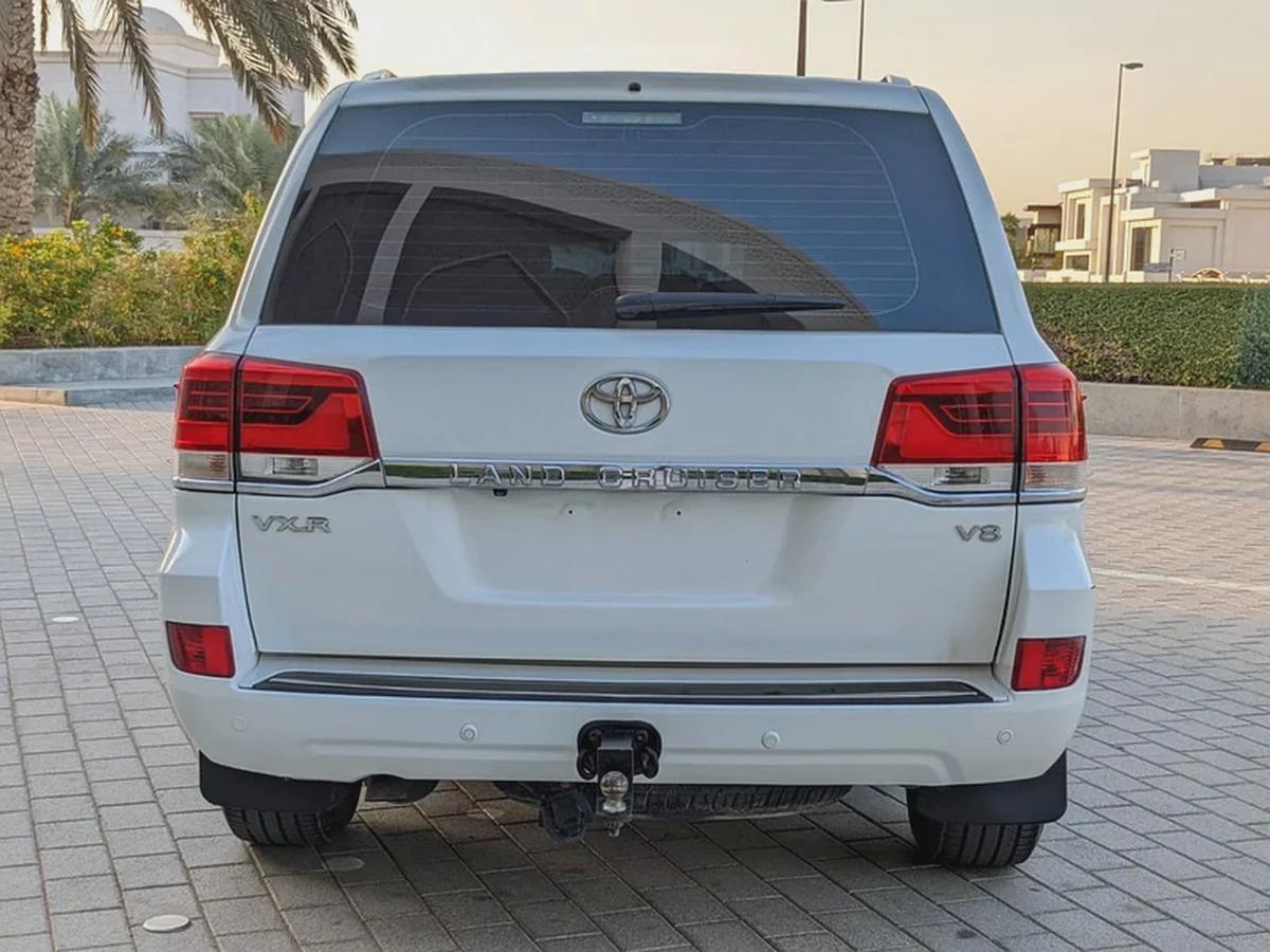 TOYOTA LAND CRUISER 2008 FACELIFTED 2021 VXR GCC IN EXCELLENT CONDITION-12-12